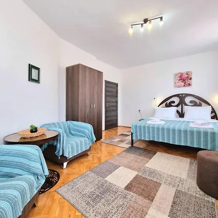 - 3bd For Family & Friends Appartamento