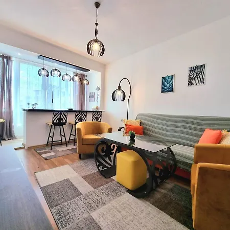 - 3bd For Family & Friends Apartment