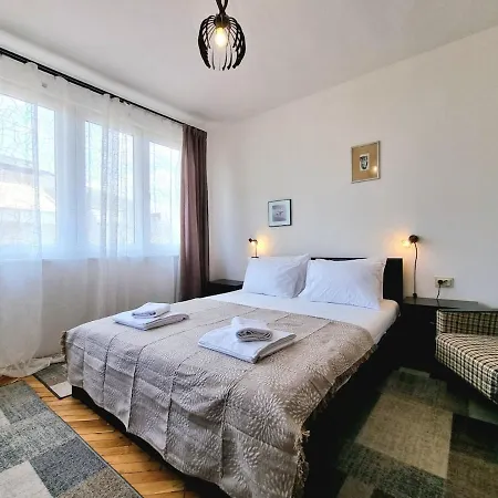 - 3bd For Family & Friends Apartment